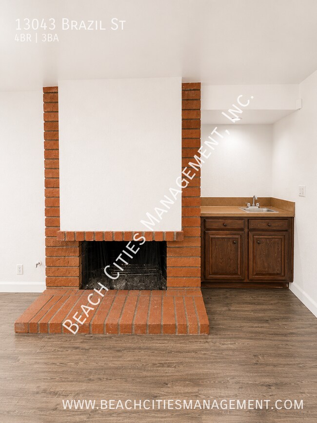 Building Photo - 13043 Brazil St
