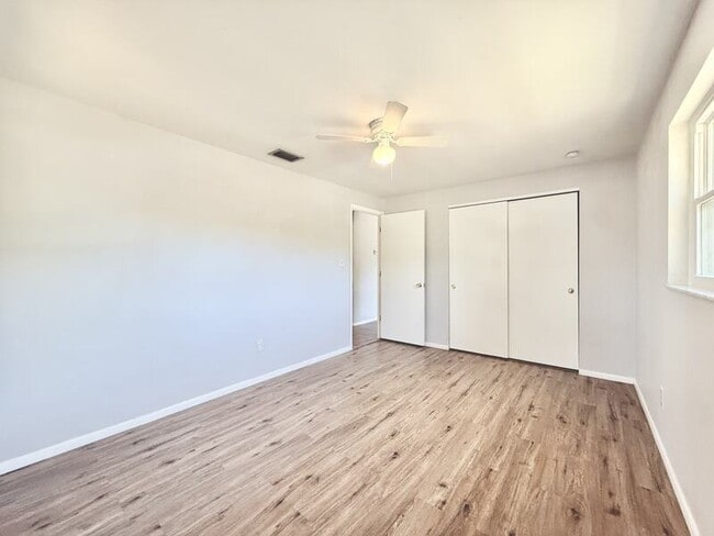 Building Photo - 1501 S Hillcrest Ave