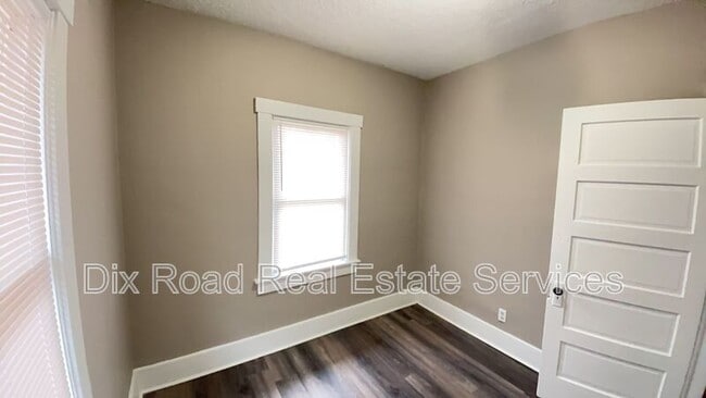 Building Photo - 821 Sixteenth Avenue