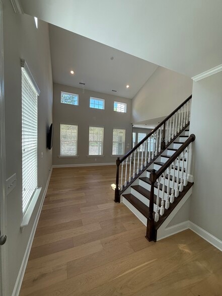 Building Photo - 335 Acorn Hollow Pl