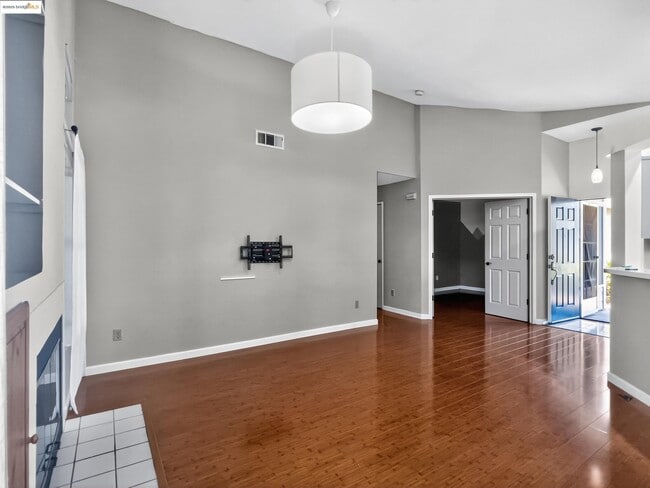 Building Photo - 5140 Homestead Way