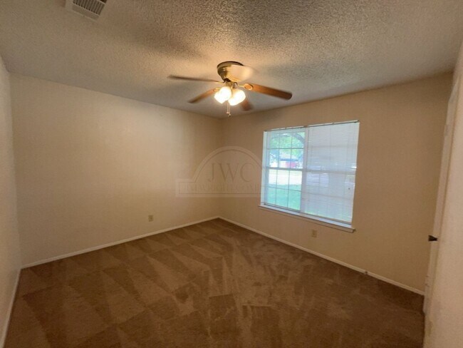 Building Photo - 1510 Rose Ave