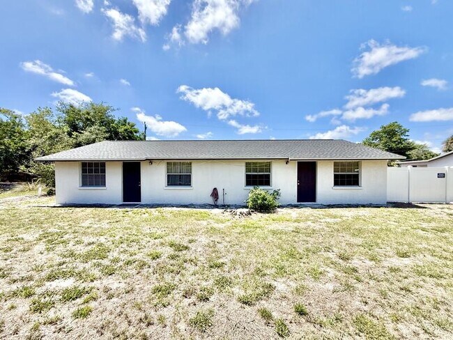 Building Photo - 7071 Bee Ridge Rd
