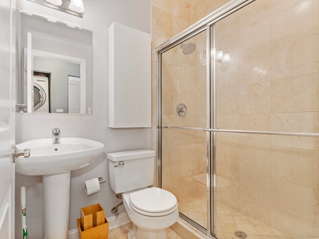 Building Photo - 1617 N Artesian Ave