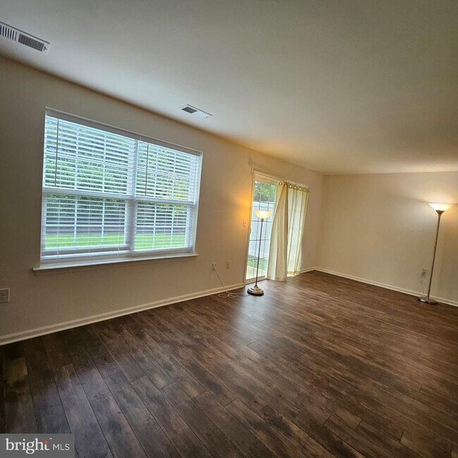 Building Photo - 76 Kramer Ct