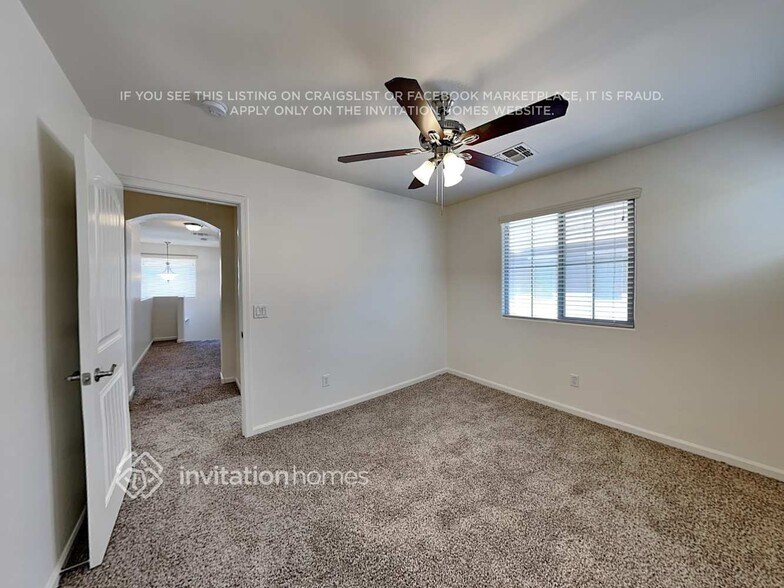 Building Photo - 1405 S Moccasin Trail