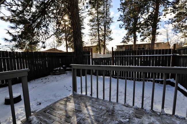 Building Photo - New Remodel 2 bed 1 bath with washer & dryer