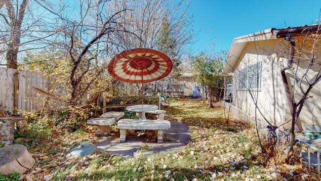 Building Photo - NORTH VALLEY 3 Bedroom  2 Bath