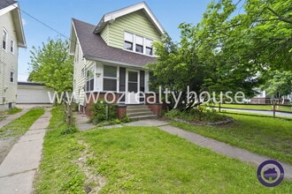 Building Photo - 3725 Hoiles Ave