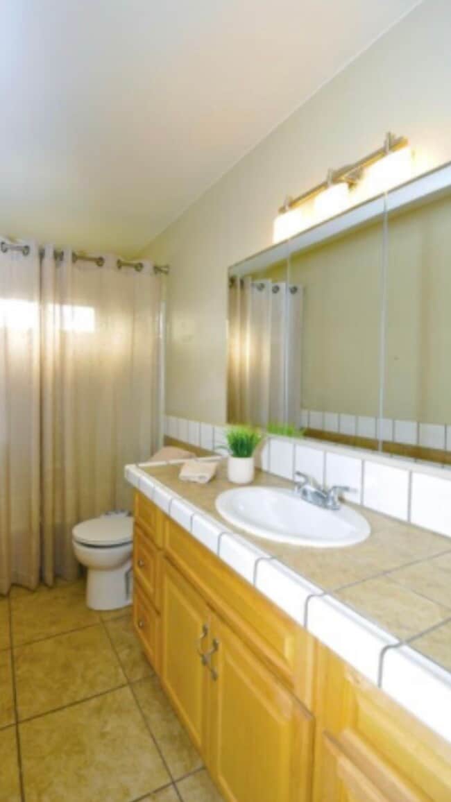 Building Photo - 352 Saguaro Drive
