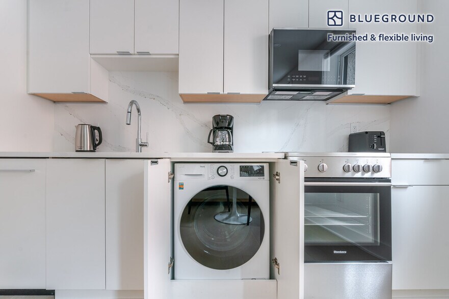 Building Photo - 2116 Kalorama Rd NW