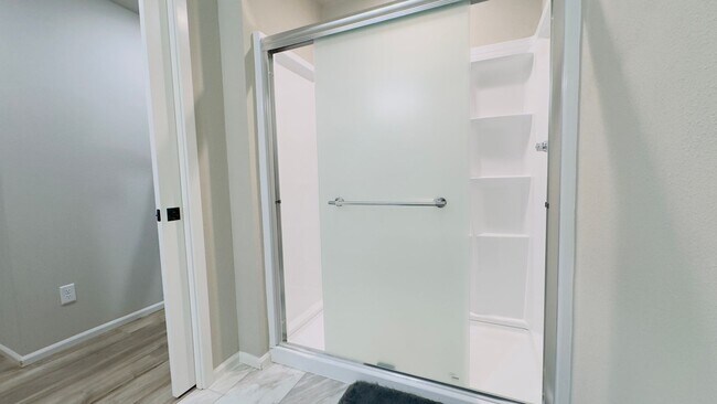 Building Photo - 5+ Bedroom Home in NE Lacey on Large Lot with Long Lake access plus A/C!