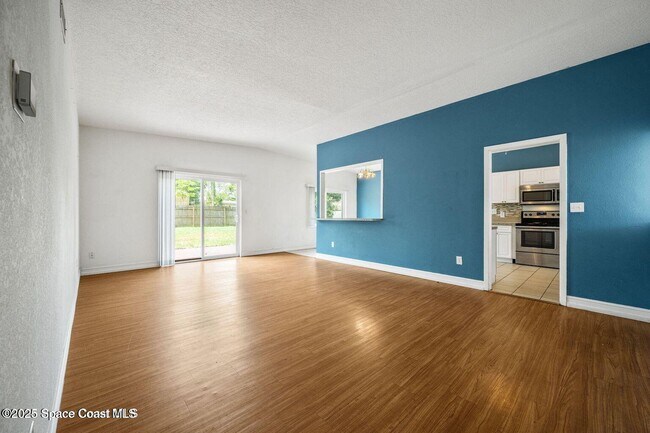 Building Photo - 855 Delano Rd