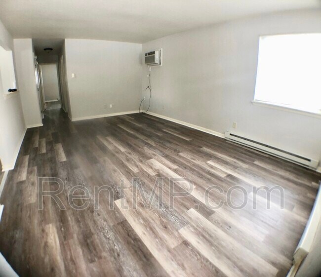 Building Photo - 915 Mulberry Ln