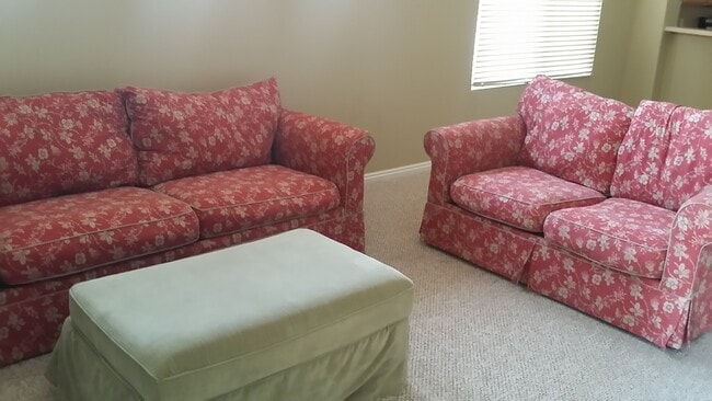 Building Photo - Coral Canyon Home