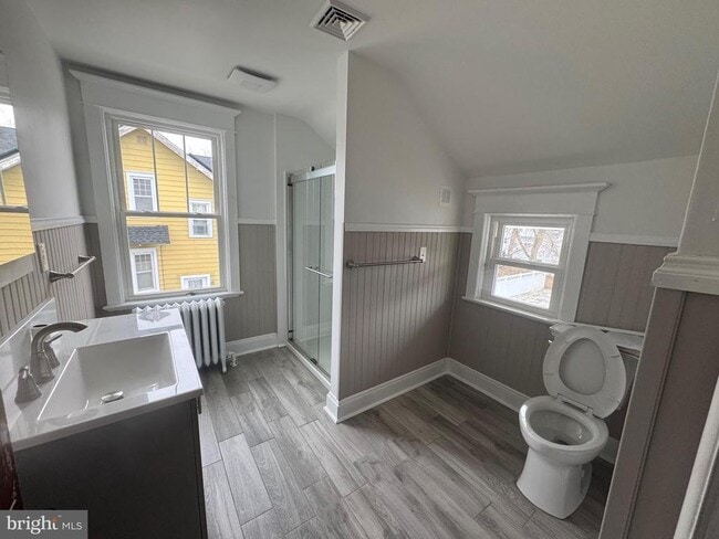 Building Photo - 307 Edgewood Ave