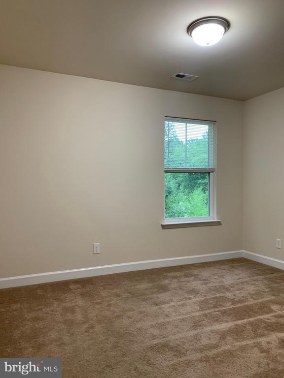Building Photo - 6906 Lunette Ln