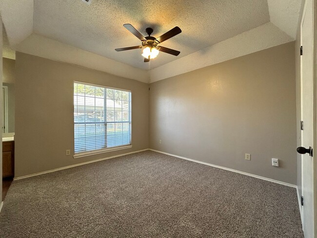 Building Photo - TIMBER RIDGE ONE BEDROOM