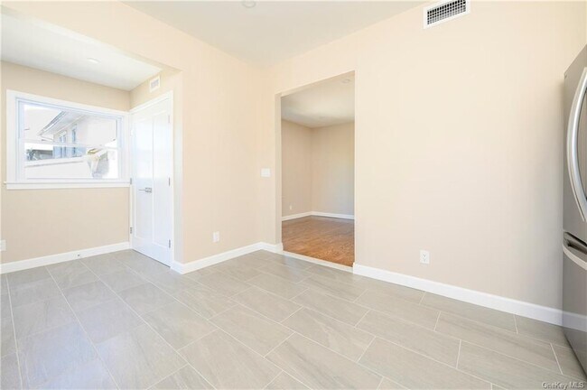 Building Photo - 9 Todd Pl