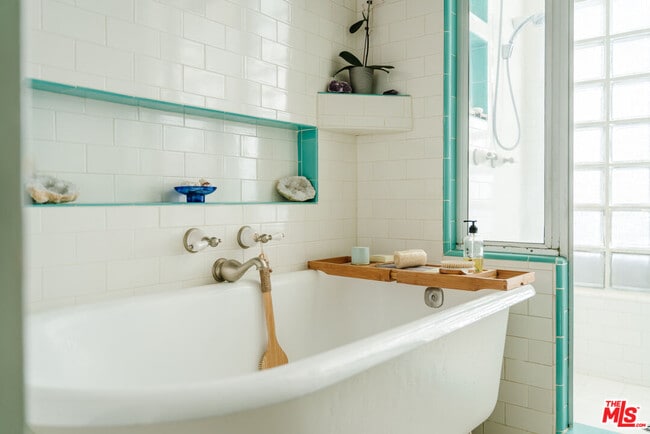 Building Photo - 1311 Maple St