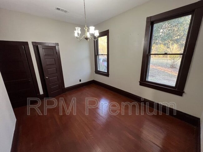 Building Photo - 8222 LA-955