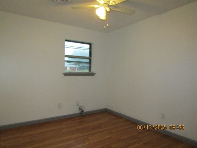 Building Photo - Very nice home located in the Park Lane ar...