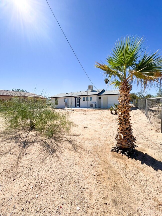 Building Photo - A Newly Remodeled 3 Bedroom
