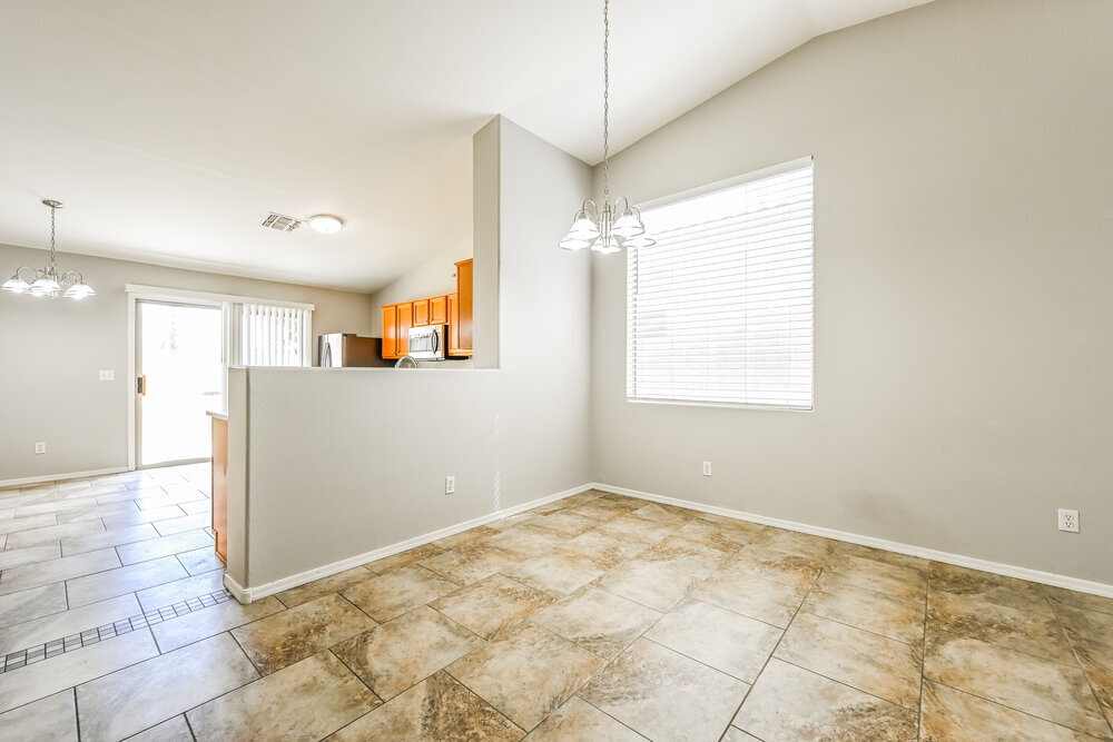 Building Photo - 9238 W Potter Dr