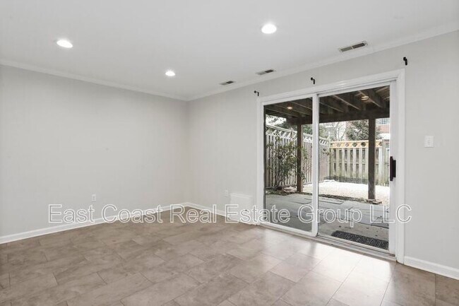 Building Photo - 8033 Hollow Reed Ct