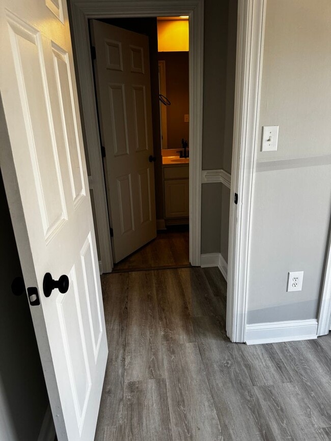 Building Photo - REDBUD TOWNHOUSES