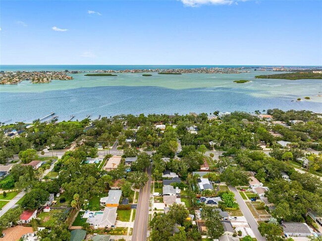 Building Photo - 2201 Park St N