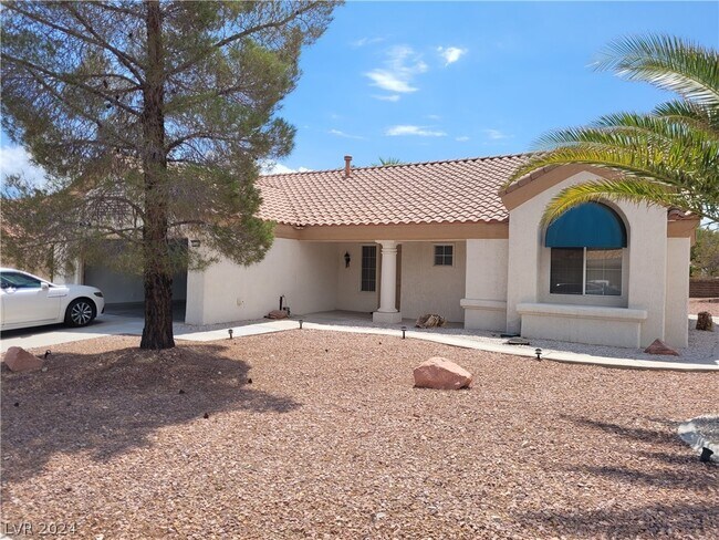 Building Photo - 9605 Sundial Dr