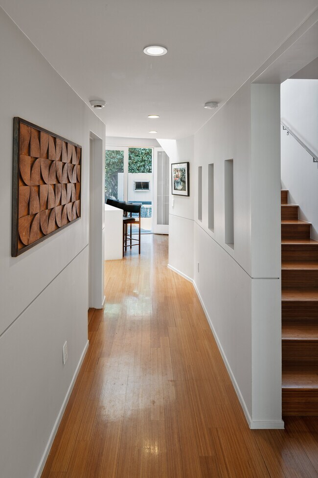 Building Photo - 8735 Dorrington Ave