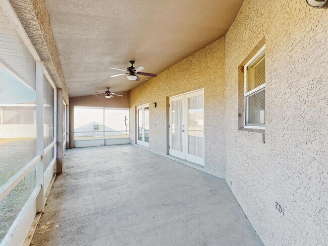 Building Photo - 978 Alsace Dr