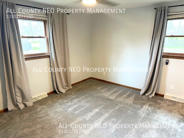Building Photo - 3-bedroom available in Poland, OH!