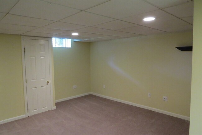 Building Photo - 14 Hartshorn Pl