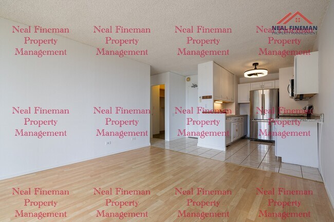 Building Photo - 2 Bed 2 Bath, One parking. Tenant pay all ...