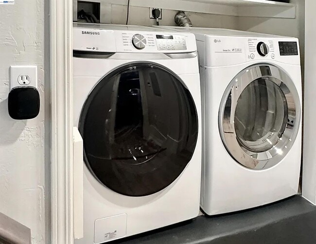 Building Photo - 2905 Channing Way