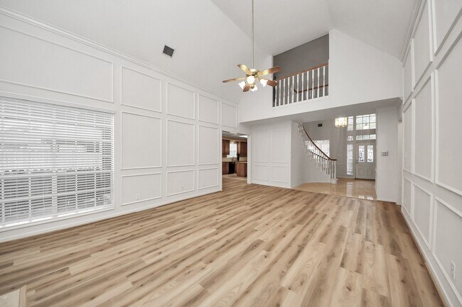 Building Photo - 4418 Bermuda Dr