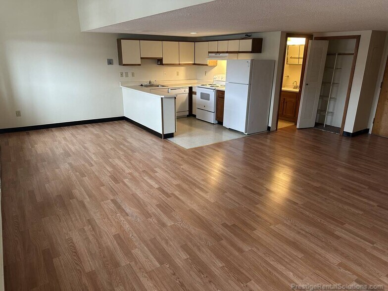 Building Photo - 21 Willow St