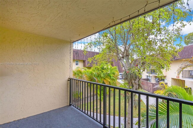 Building Photo - 13712 SW 90th Ave