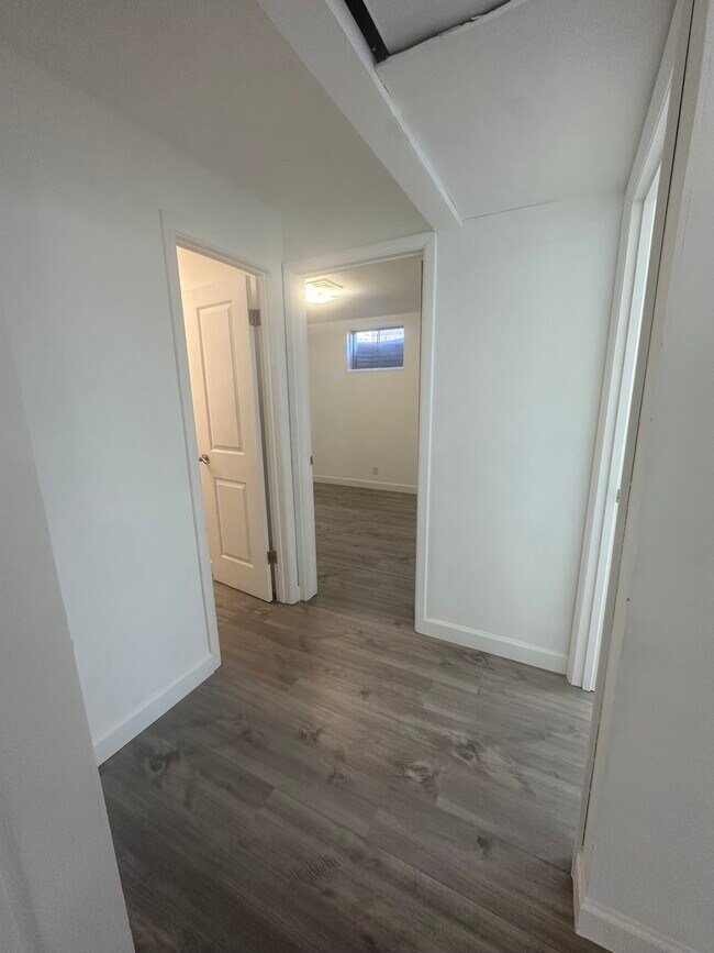 Building Photo - 10944 Larry Dr