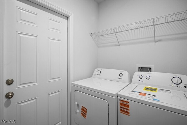 Building Photo - 942 Sunrise Blvd