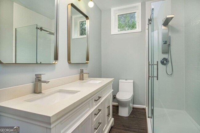 Building Photo - 208 Clarion Ave