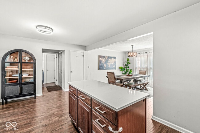 Building Photo - 6542 Kingman Dr