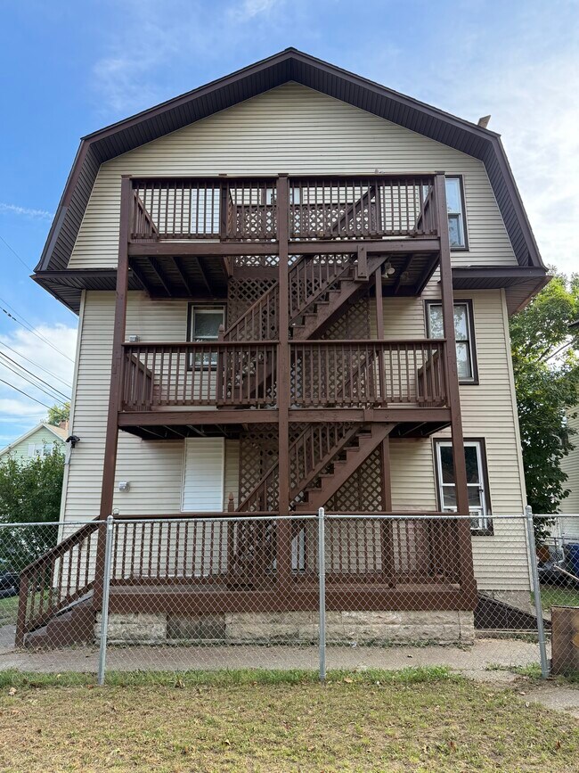 Building Photo - 330 Hollister St