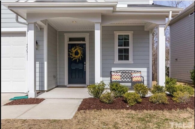 Building Photo - Elegant 3BD, 2BA Raleigh Home Near Shoppin...