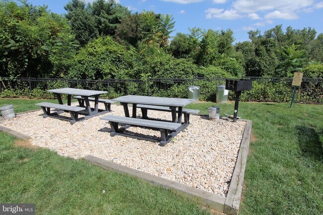 Building Photo - 1591 Spring Gate Dr.