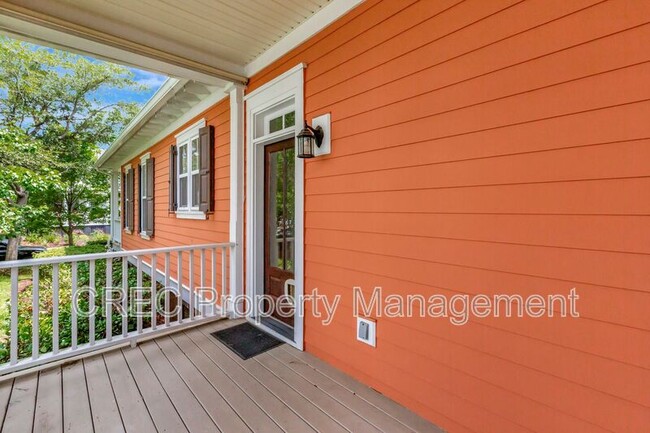 Building Photo - 1705 Doldridge St