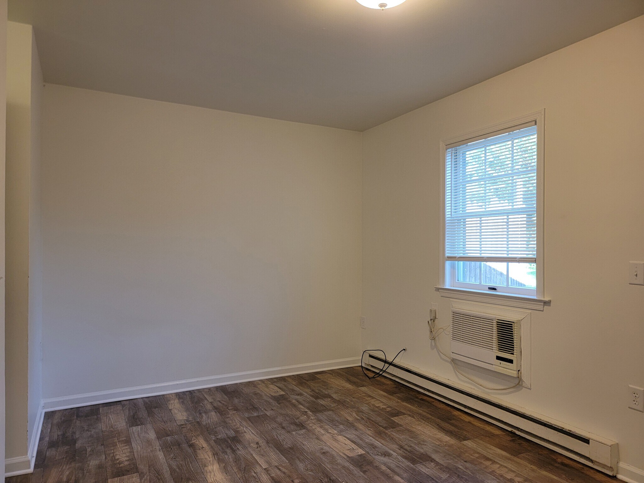 Building Photo - 102 Bradford Dr